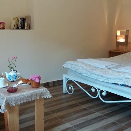 Arami Guest House Дилижан Экстерьер фото